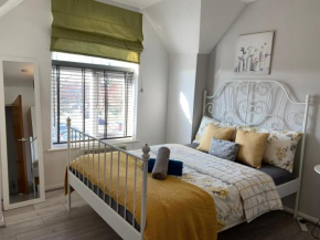 Отель Eskdaill Place Apartment  Кеттеринг